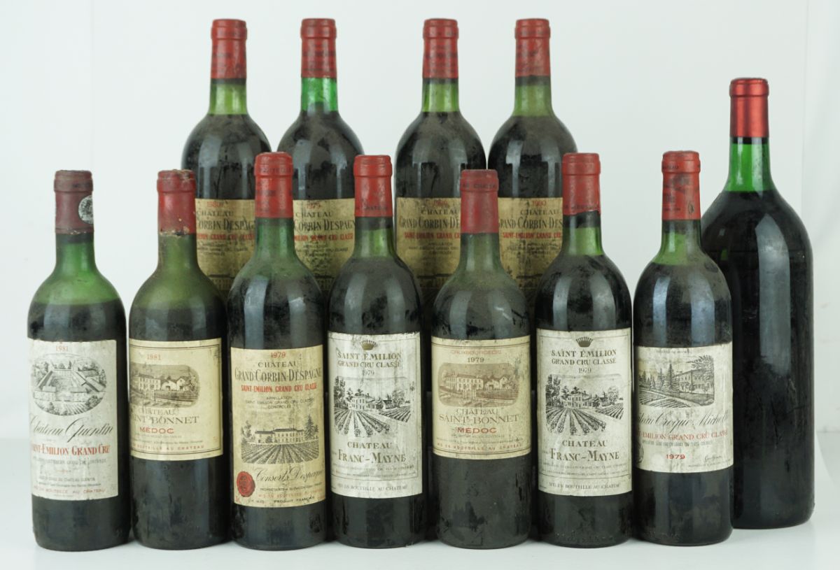 16 Garrafas de Vinho Francês
