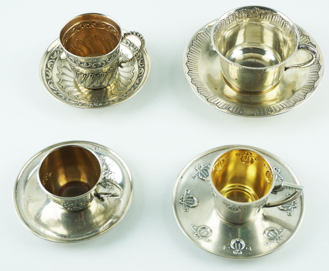 4 Chávenas com pires