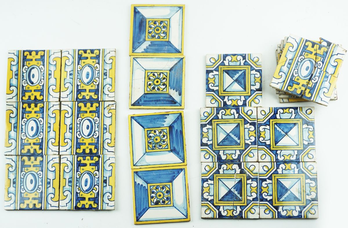 12 Azulejos ao estilo do séc. XVII