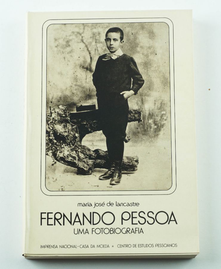 Fernando Pessoa – Uma Fotobiografia