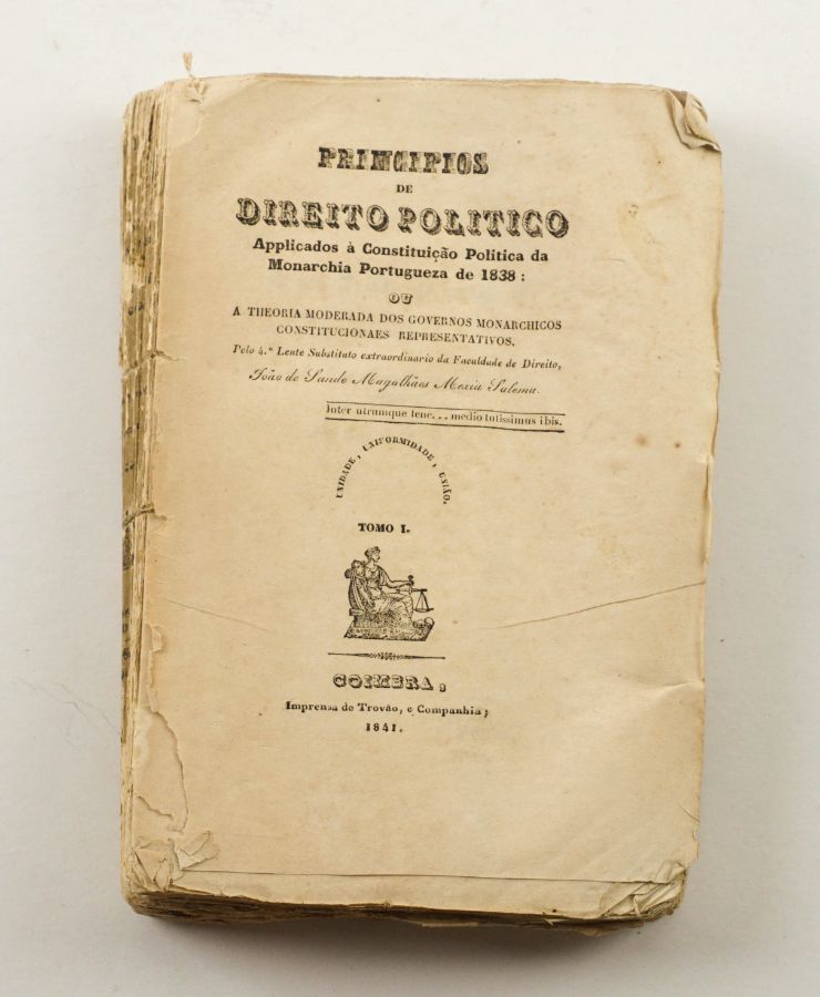 Raríssimo livro sobre a Constituição de 1838