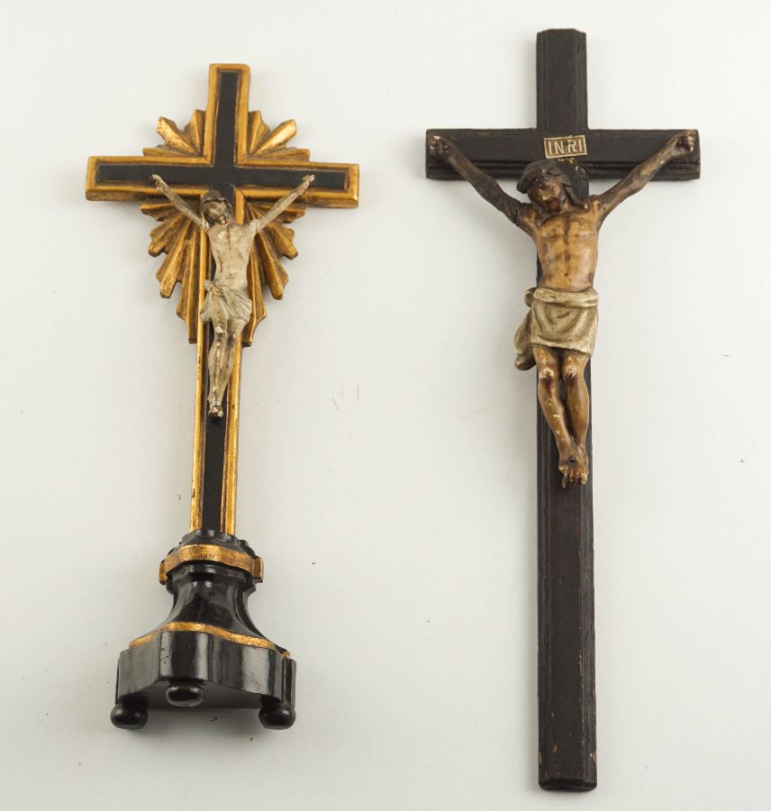 2 Crucifixos