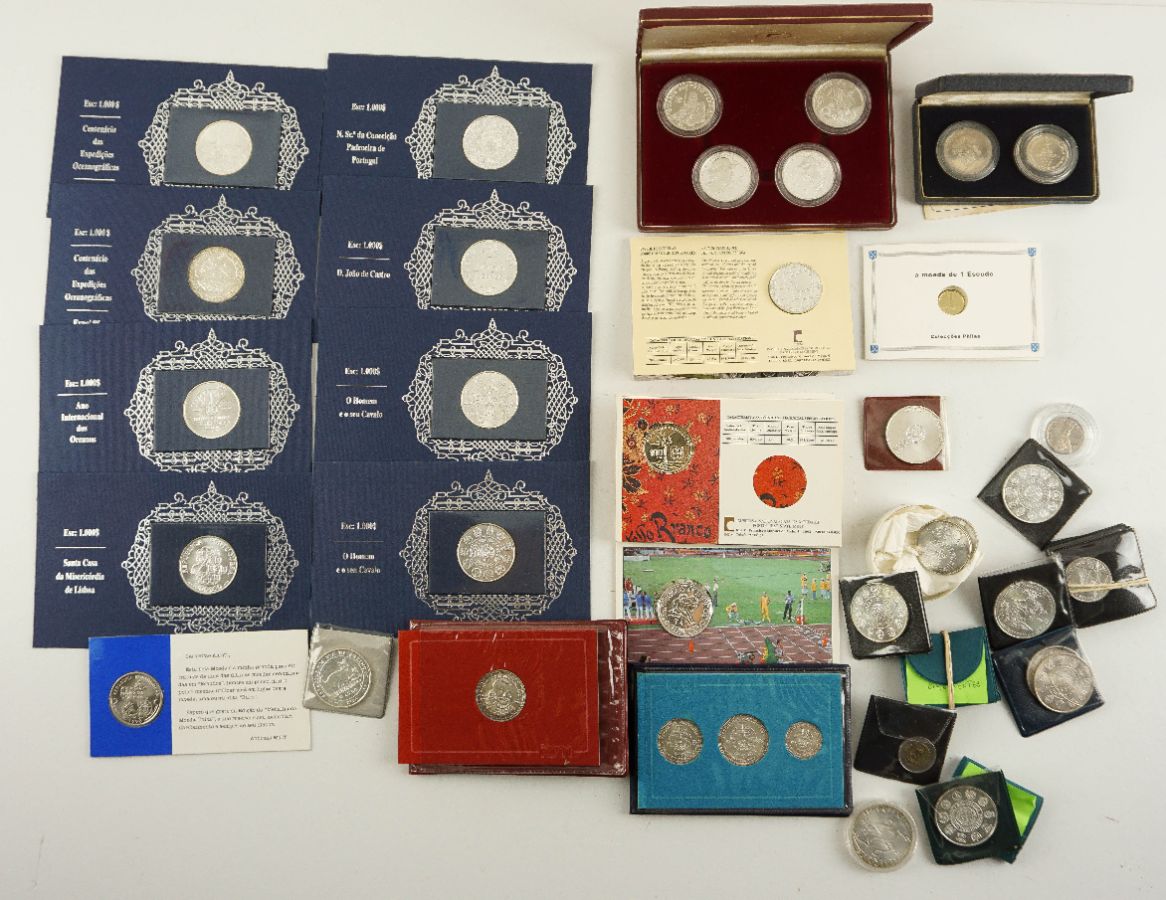 41 Moedas em Prata Portuguesa