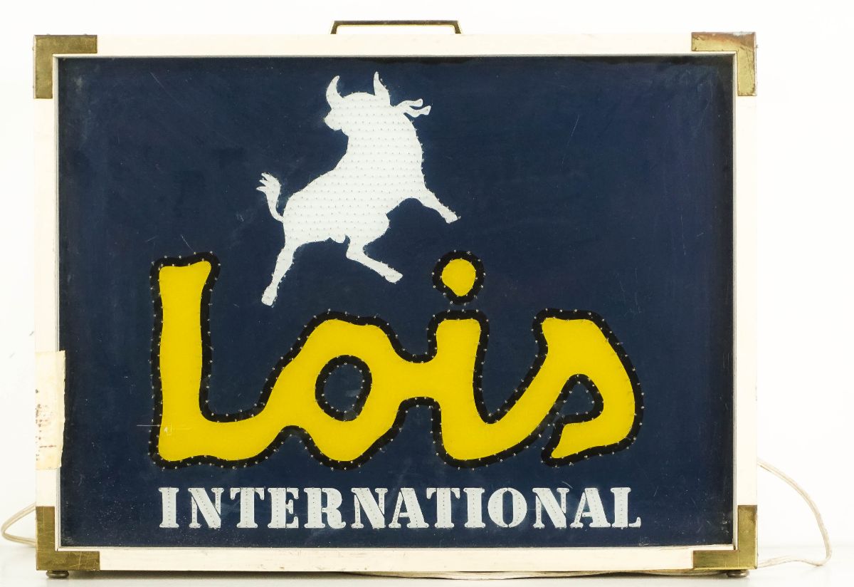 Lois International