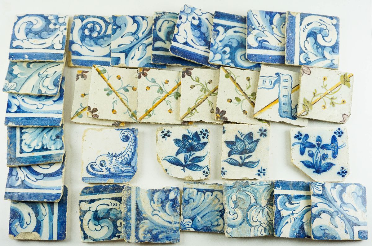 94 Azulejos