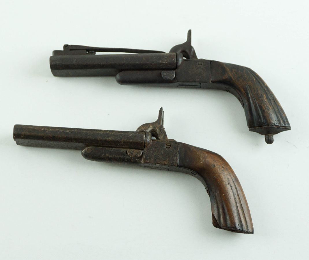 2 Pistolas antigas