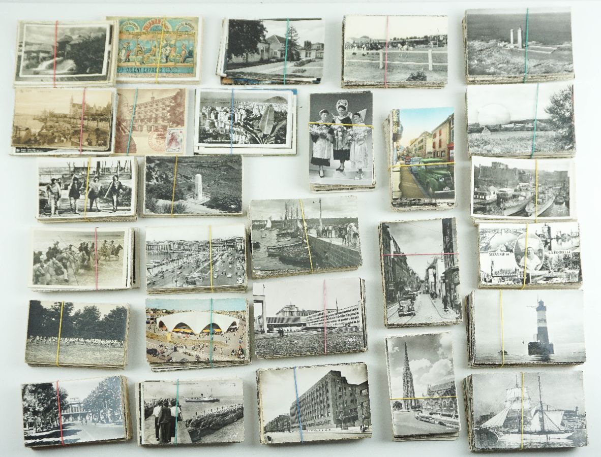 Mais de 2500 postais