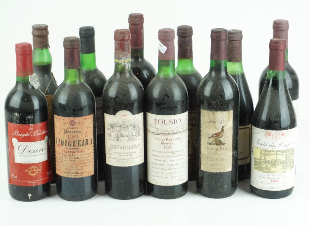 12 Garrafas de Vinho Tinto