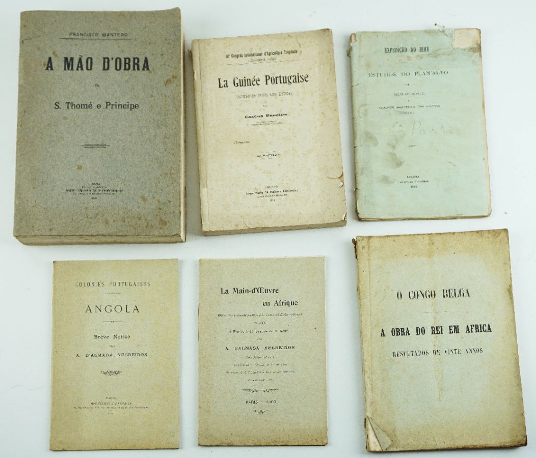 Conjunto de livros sobre Africa Portuguesa