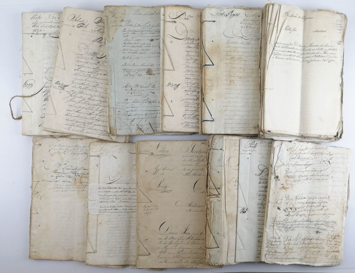 Conjunto de centenas de manuscritos /documentos do sec XVIII e XIX