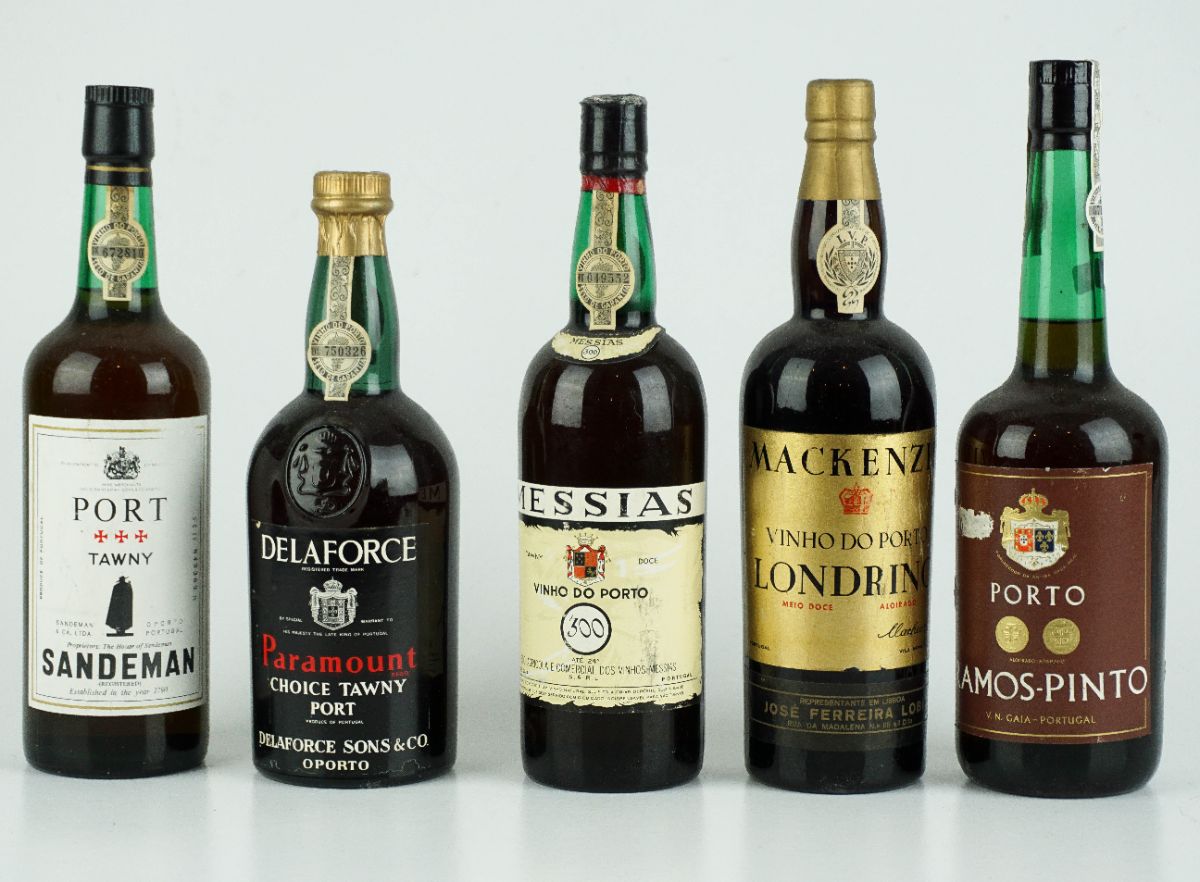 5 Garrafas de Vinho do Porto