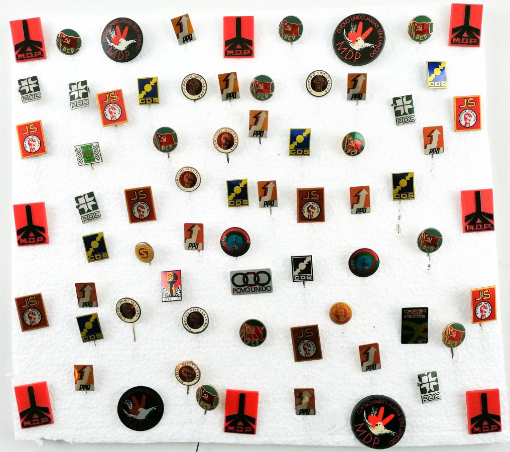 70 Pins / alfinetes Políticos