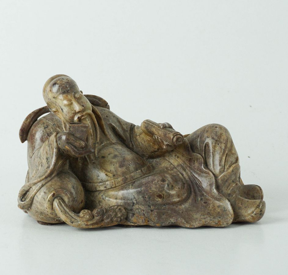 Figura de Sábio Oriental