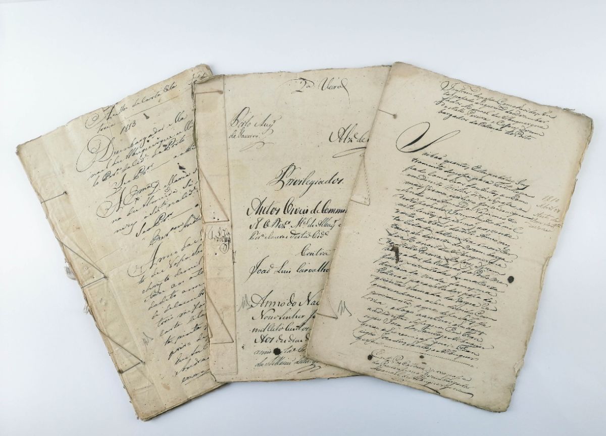 VÁRIOS MANUSCRITOS SOBRE A POSSE DA QUINTA DA VÁRZEA, COIMBRA. - 1810 - 1813