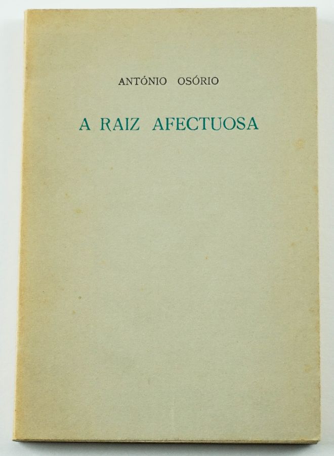 António Osório – primeiro livro do autor – com dedicatória