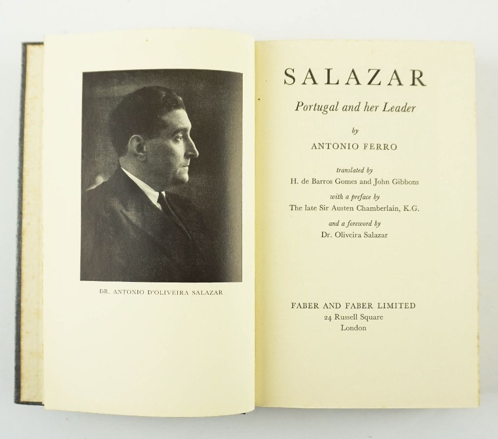 Rara edição inglesa do livro de António Ferro sobre Salazar