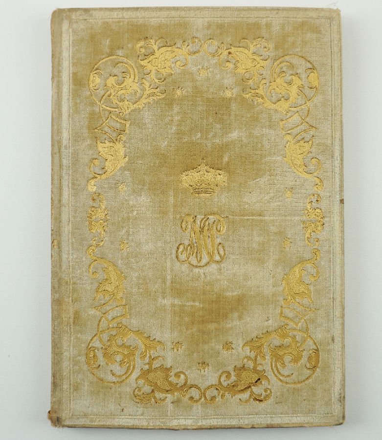 Encadernação monograma Rainha Consorte D. Maria Pia de Saboia
