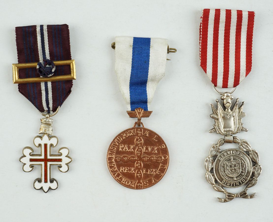 Conjunto de Condecorações Militares.