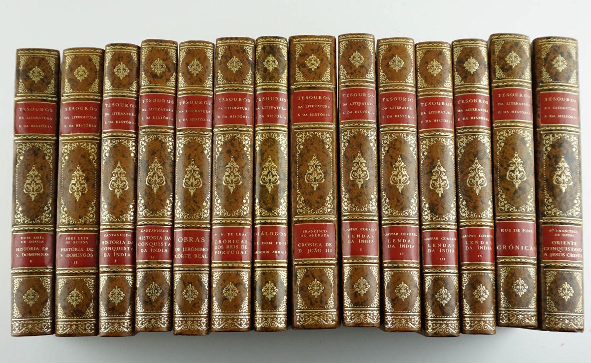 Excepcional conjunto de Livros Tesouros da Literatura e da Historia Lendas da India