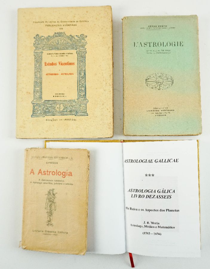 Invulgar conjunto de livros de Astrologia