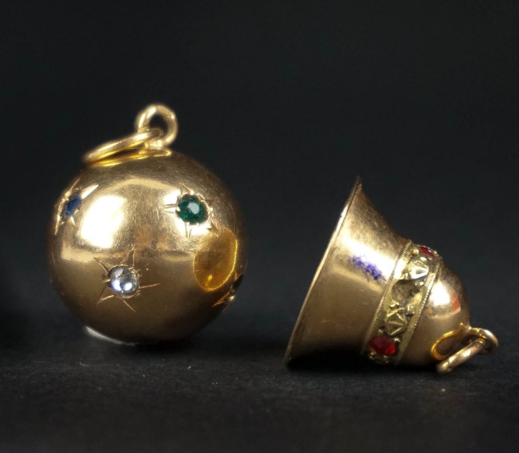 2 Pendentes