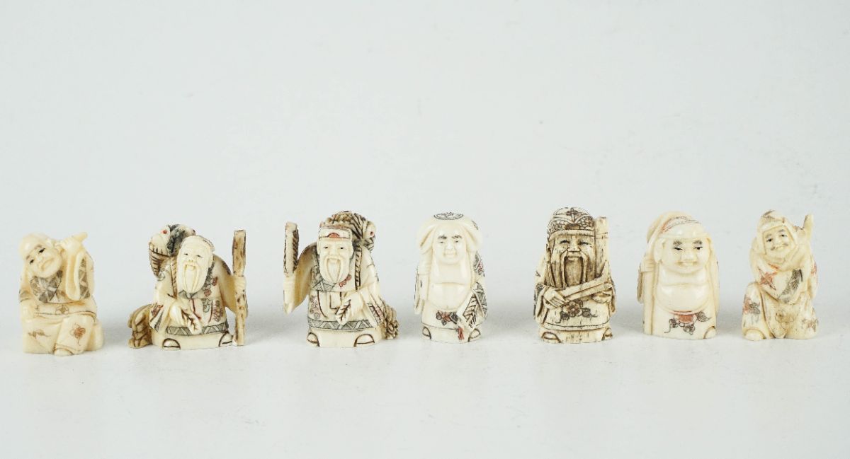 7 Netsuke / Okimono