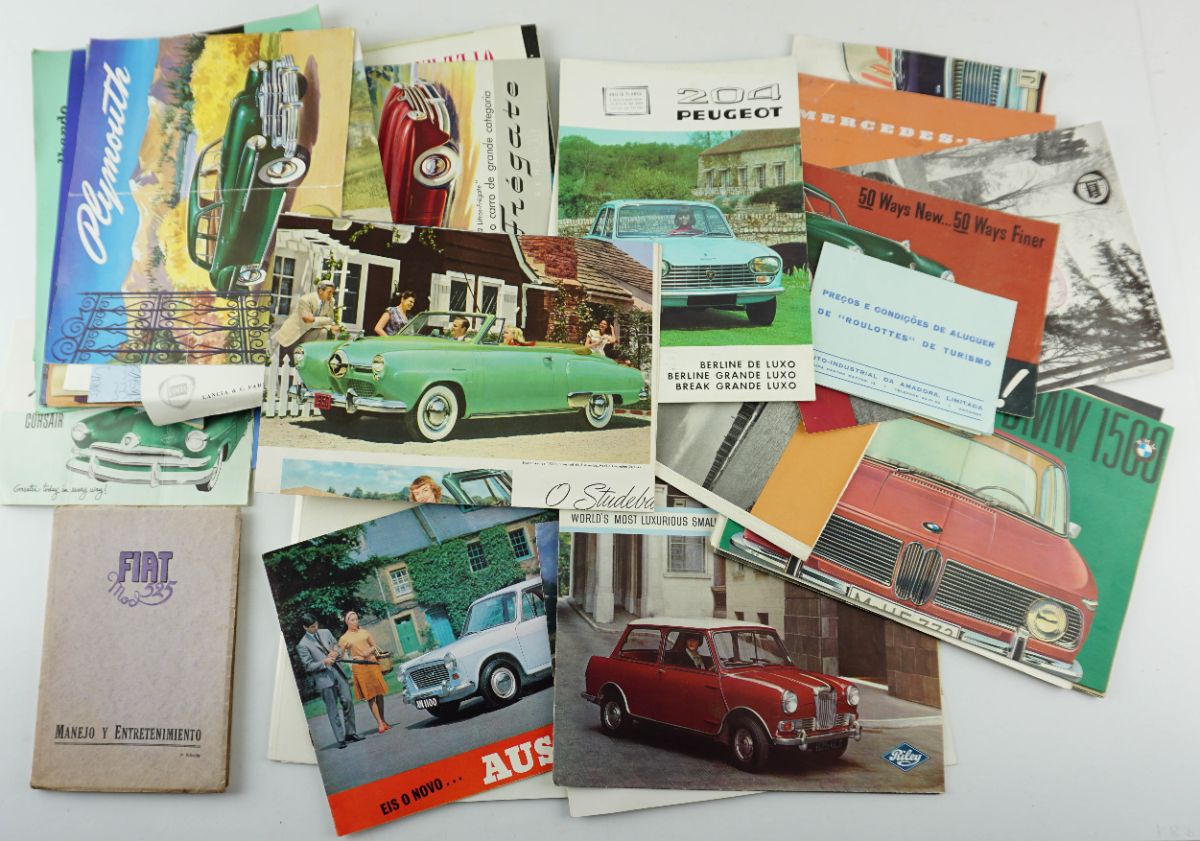 Catálogos e manuais de automóveis