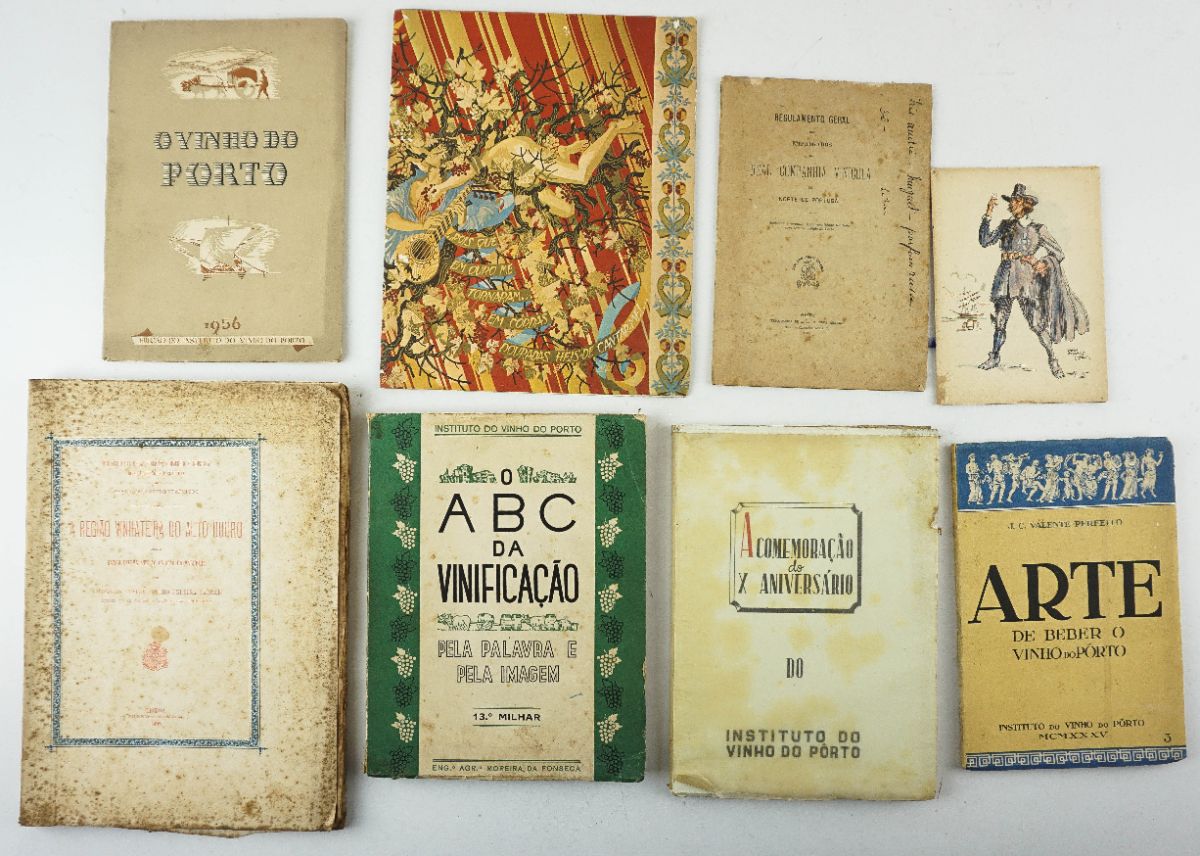6 Livros e 3 Brochuras