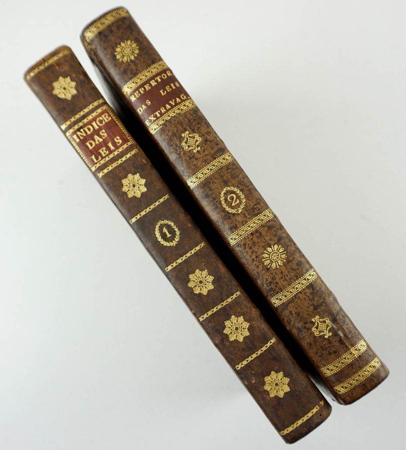 2 Livros Leis