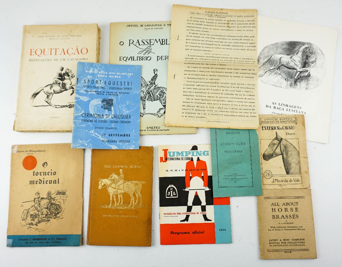 7 Livros sobre Equitação e diversas brochuras