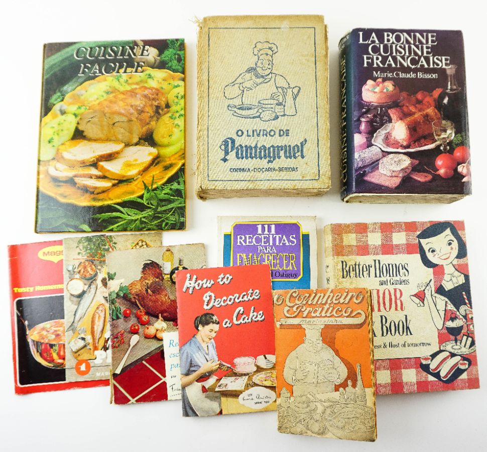 6 Livros de Cozinha e 4 brochuras