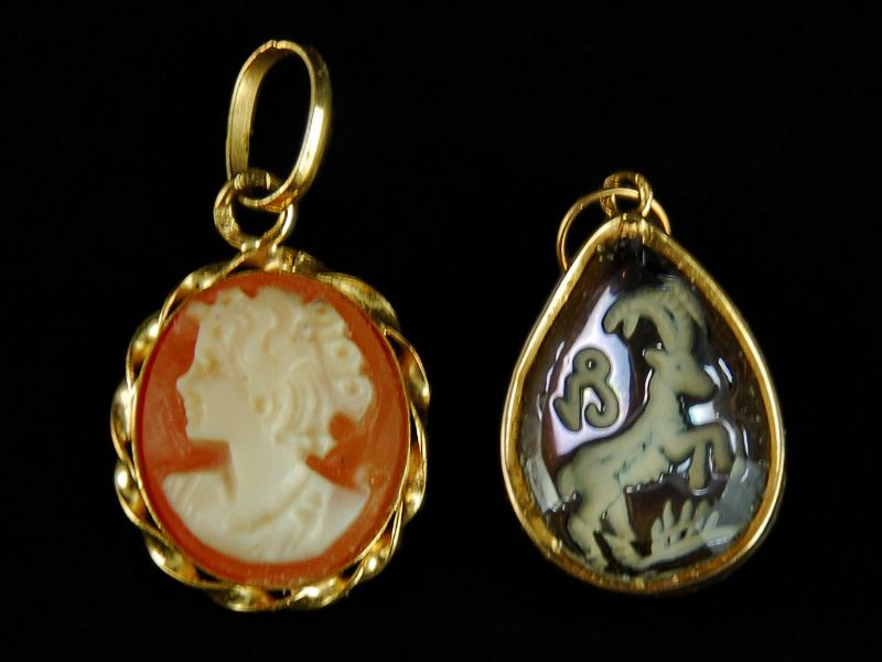 2 pequenos pendentes