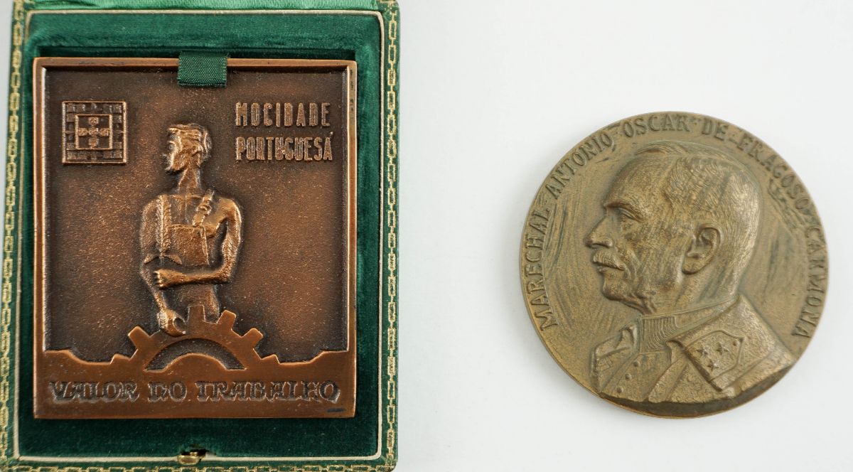 2 Medalhas do Estado Novo
