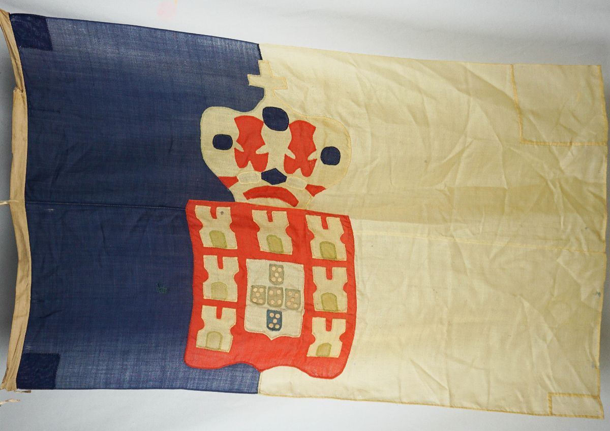 Bandeira Portuguesa com Escudo Real