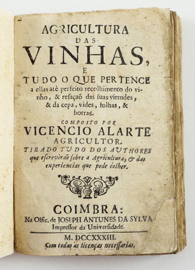 PRIMEIRO LIVRO PORTUGUÊS SOBRE VINHOS