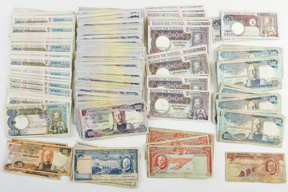 549 Notas Banco de Angola
