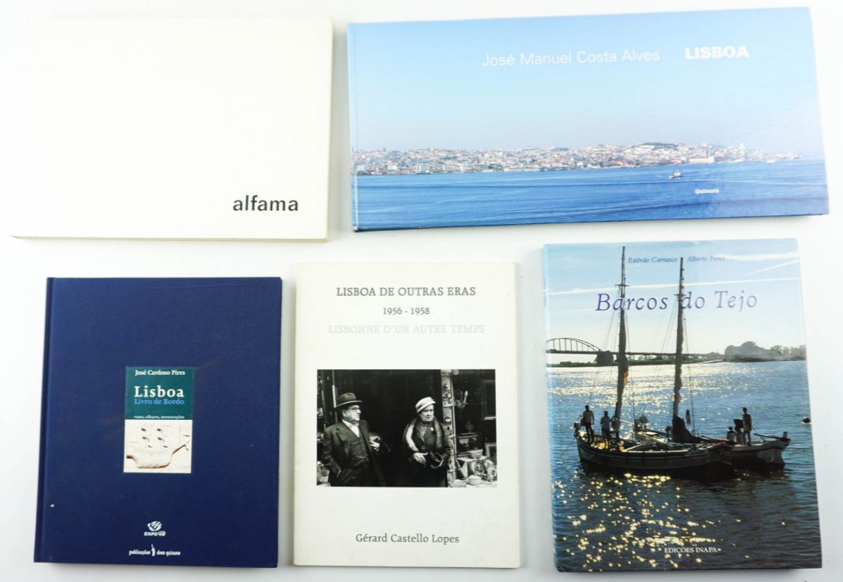 Conjunto de livros sobre Lisboa em numero de 4