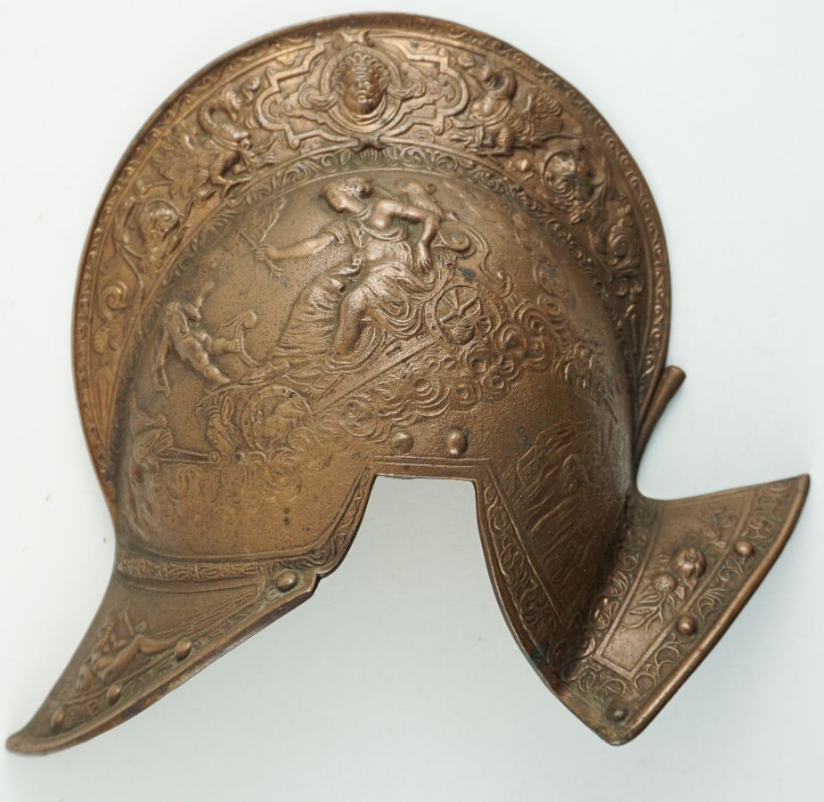 Meio capacete decorativo