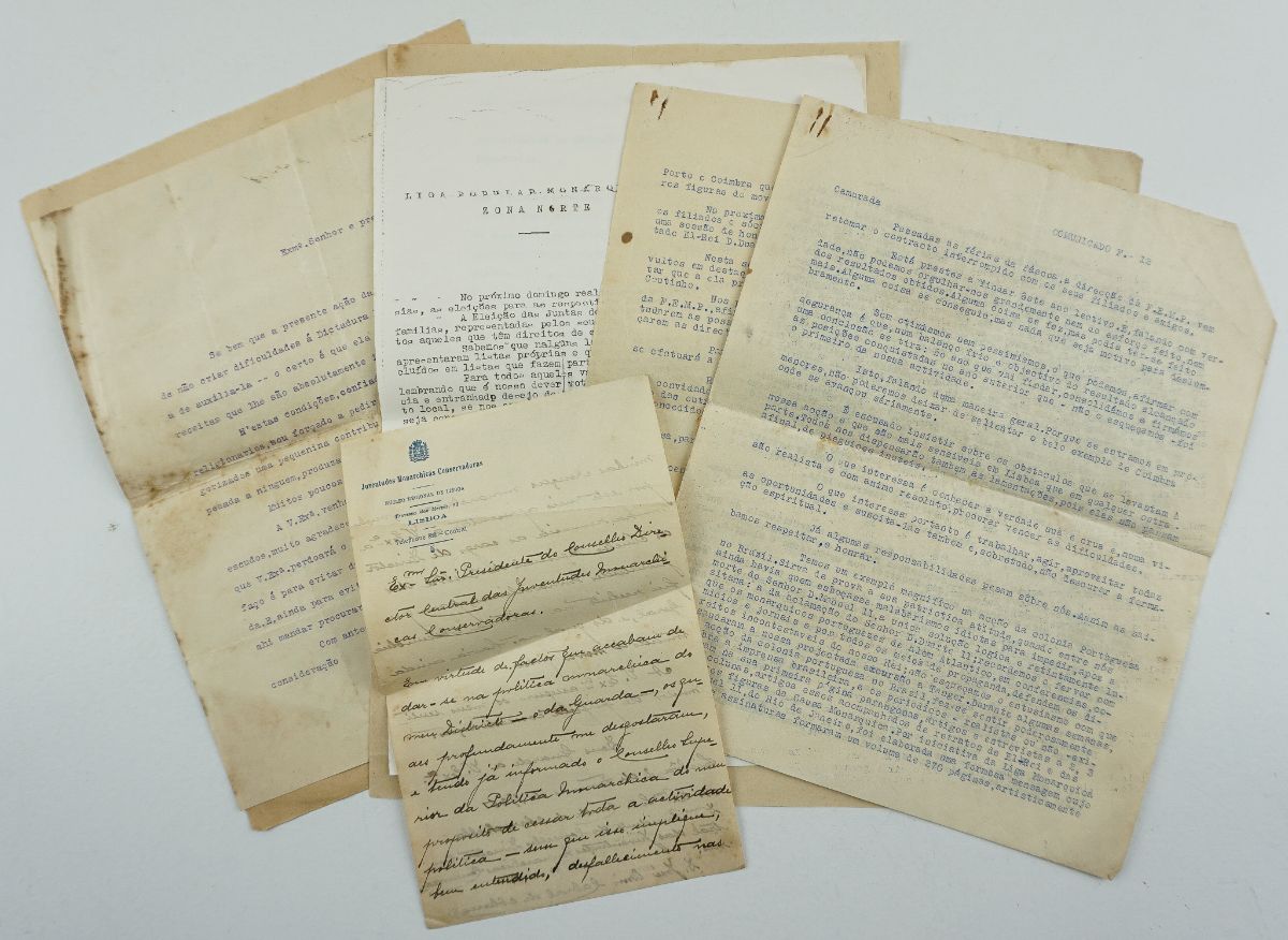 Conjunto de documentos Monárquicos