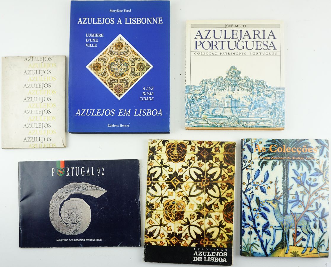 Conjunto de 6 livros sobre azulejos