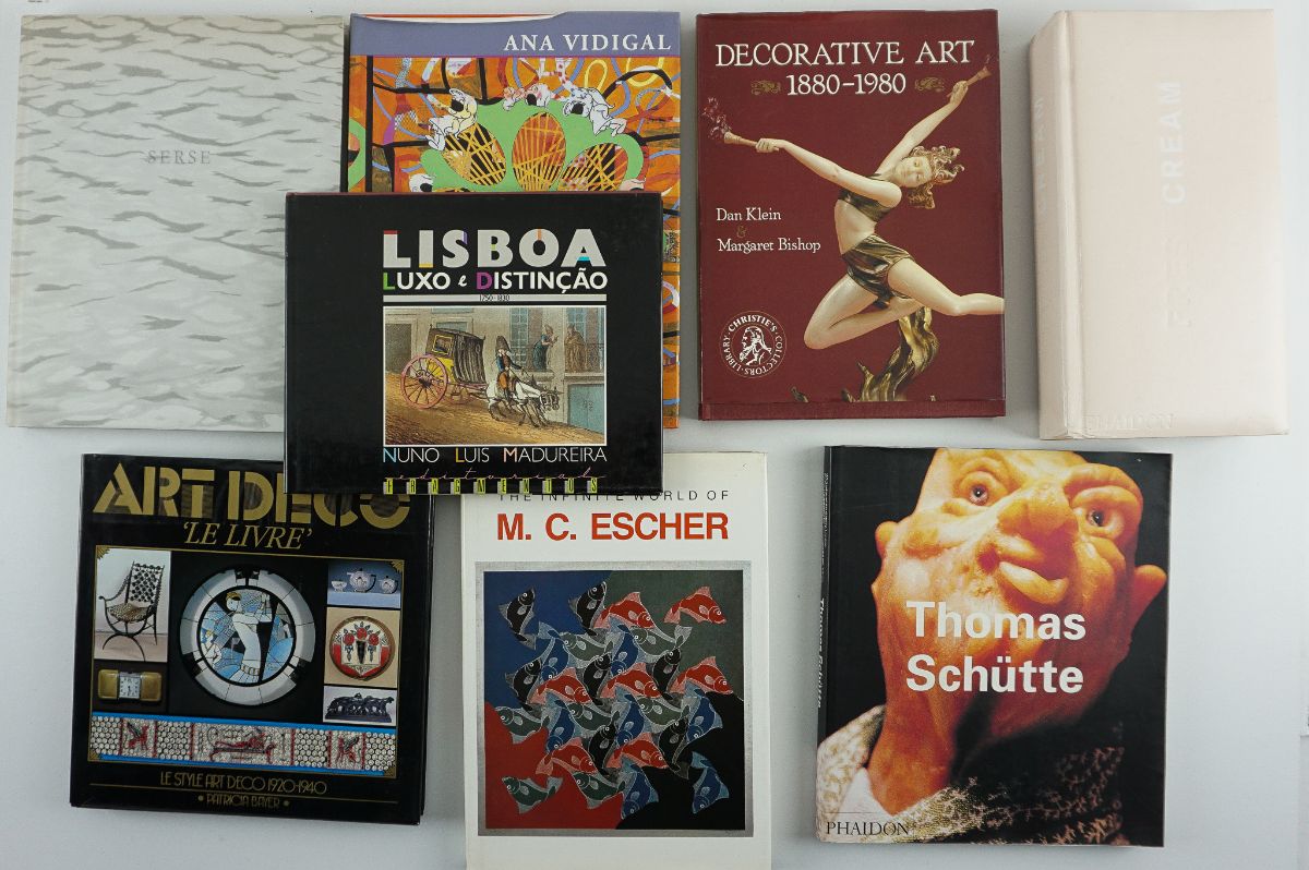 Oito Livros de Arte e Arte Decorativa