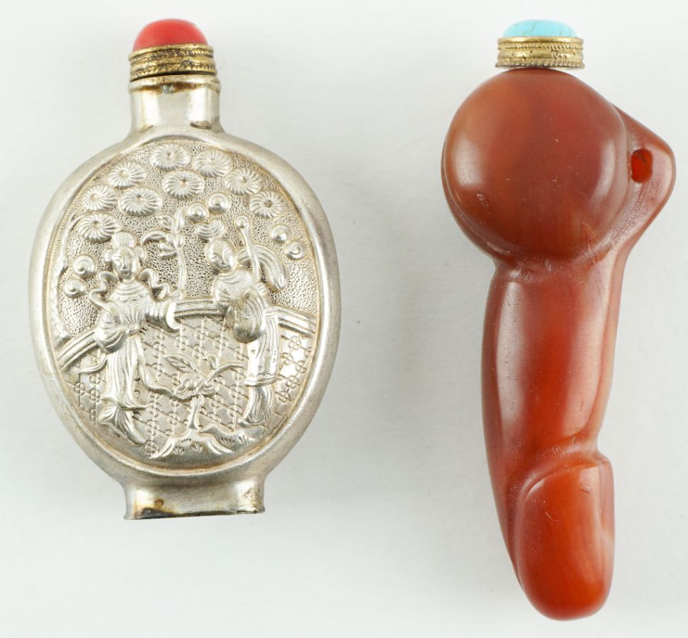 2 Snuff Bottles