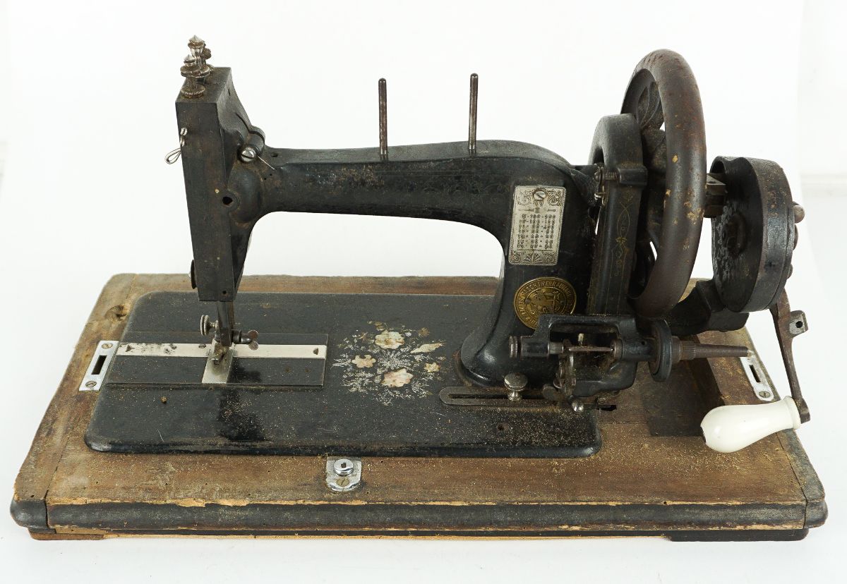 Máquina de Costura Portátil