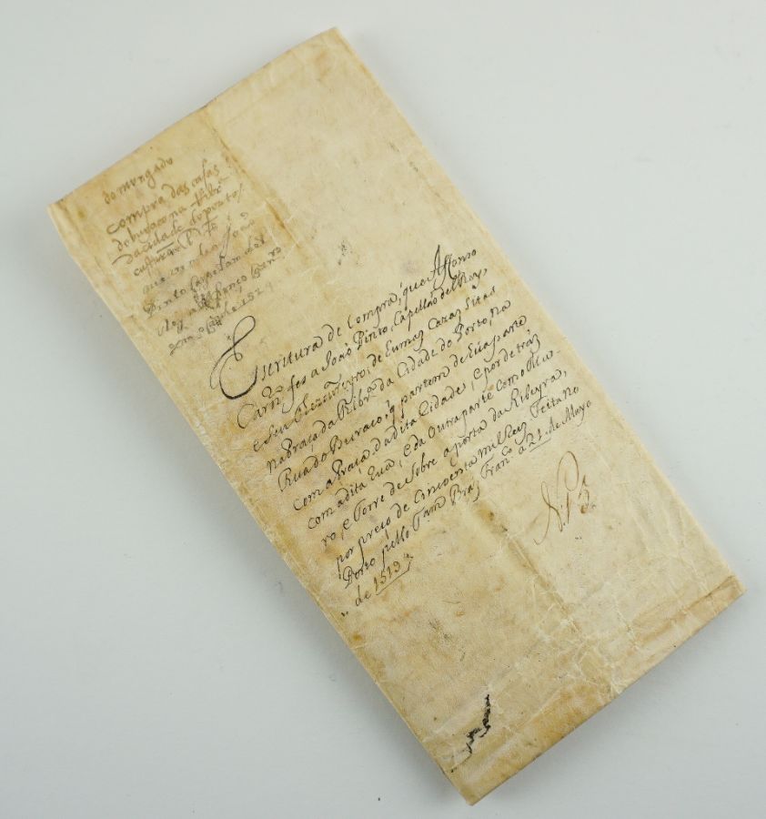 Manuscrito sobre pergaminho 1f. 530x220 mm