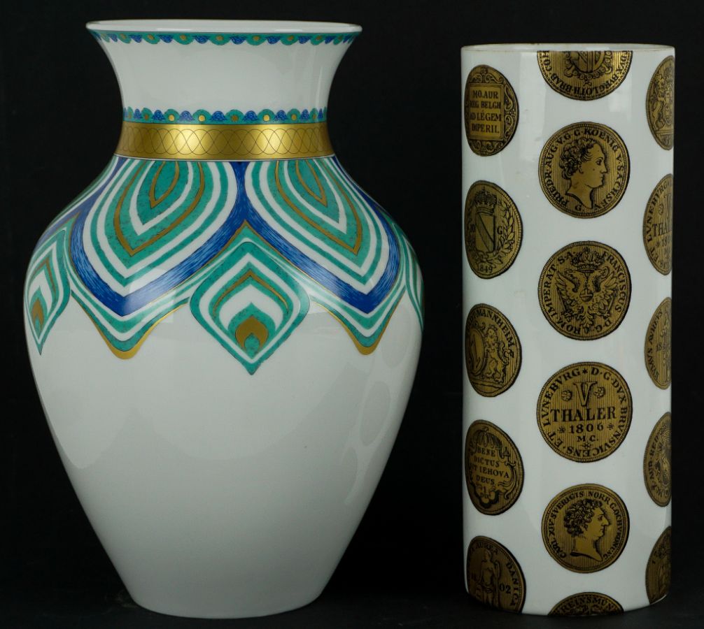 Duas Jarras em Porcelana