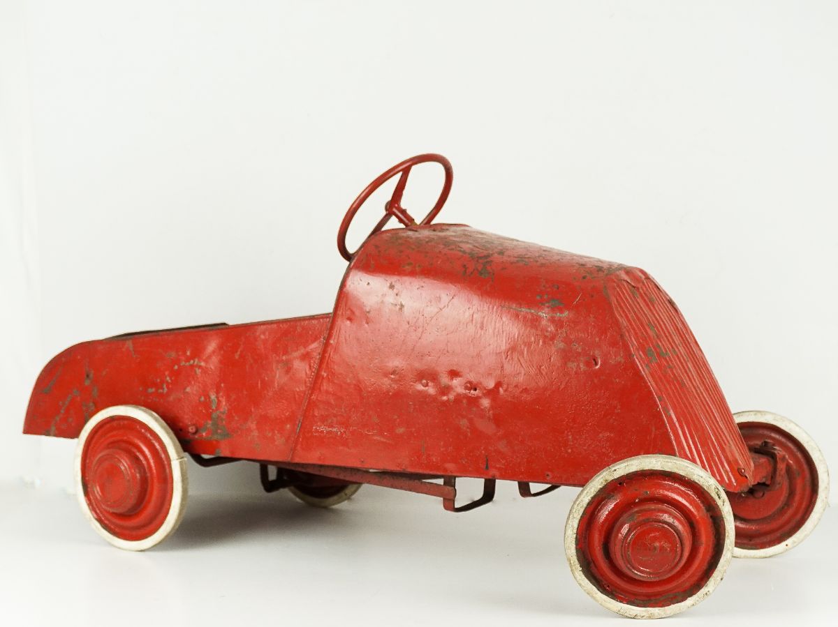 Carro de criança com pedais