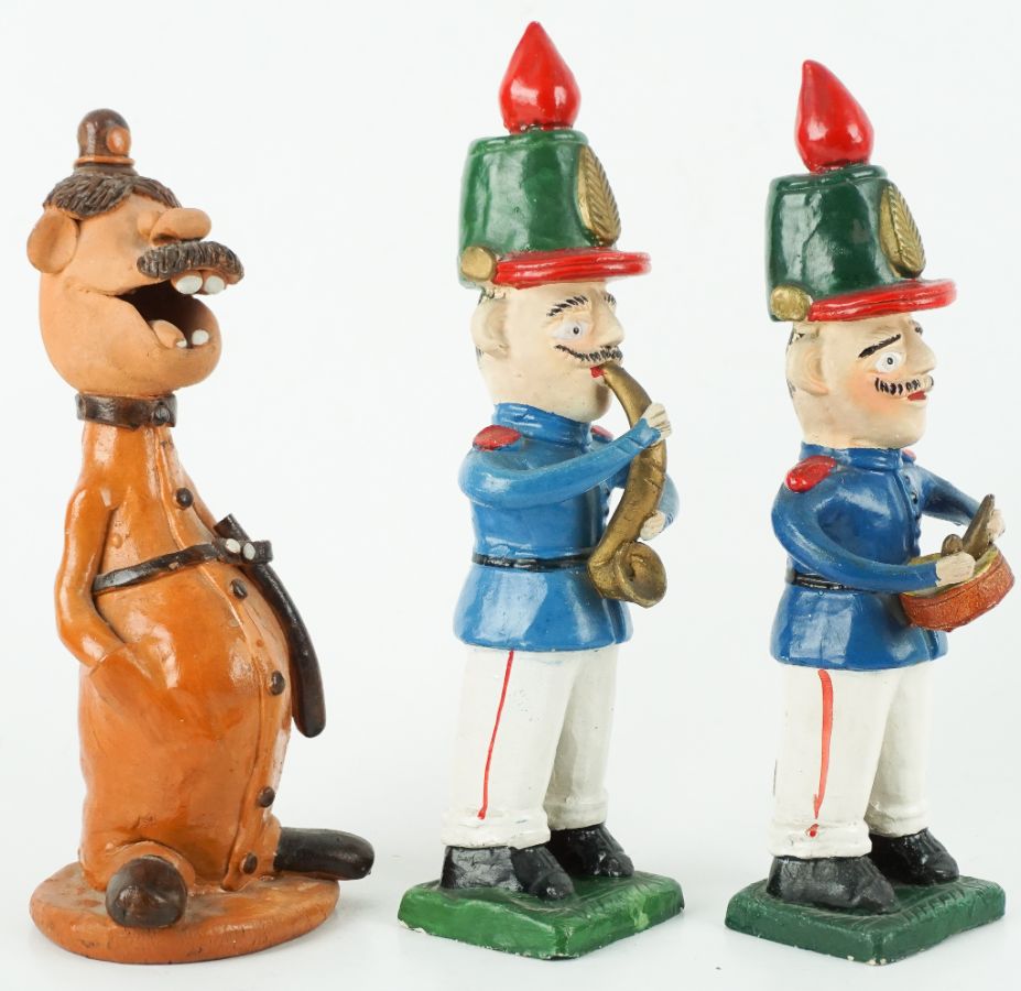 Três Figuras em Barro