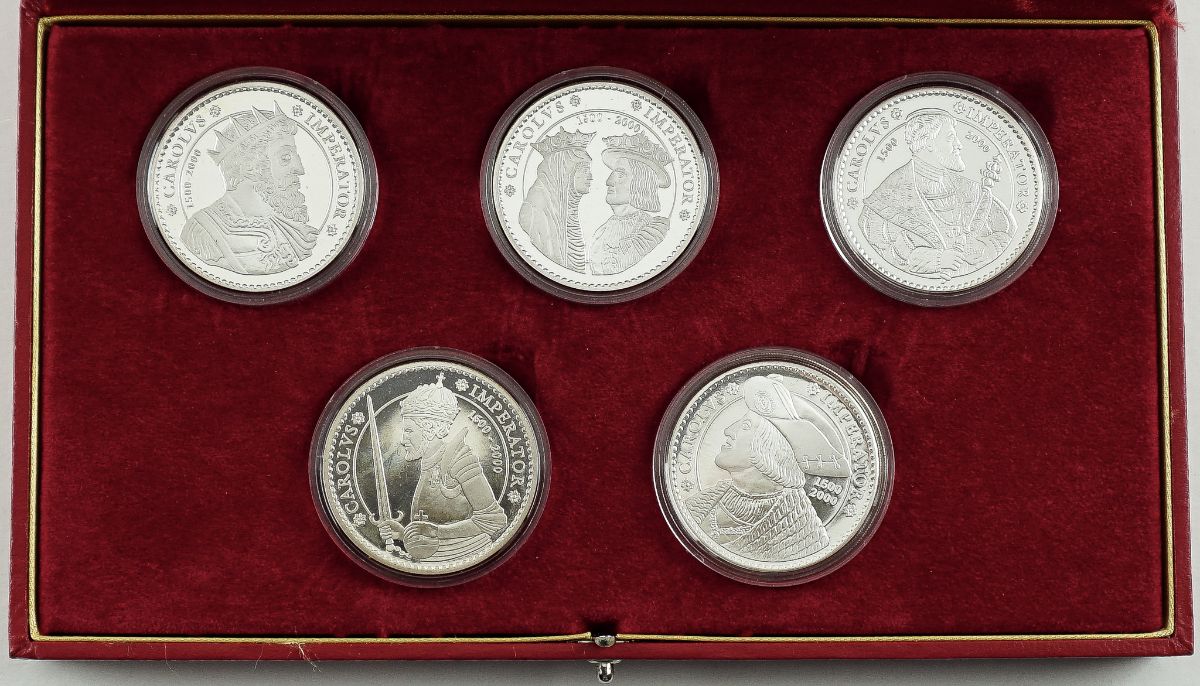 Três Conjuntos de Medalhas