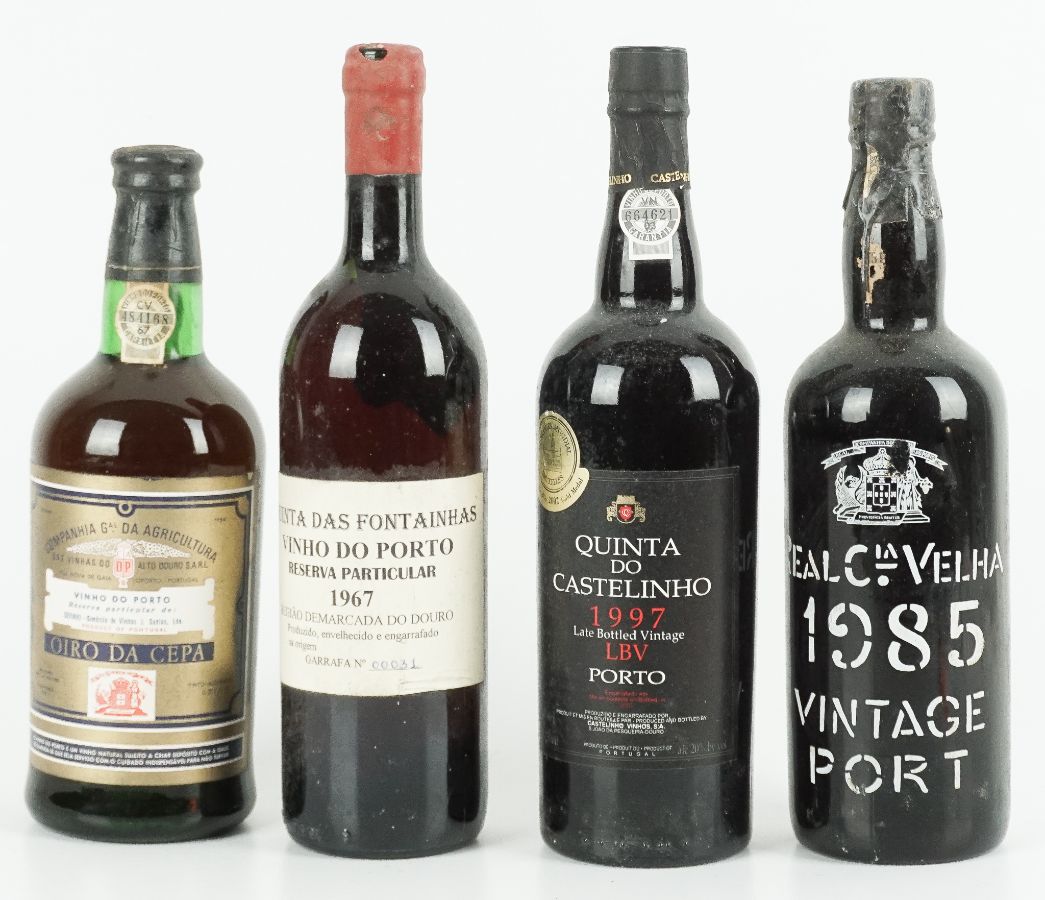 Quatro Garrafas de Vinho do Porto