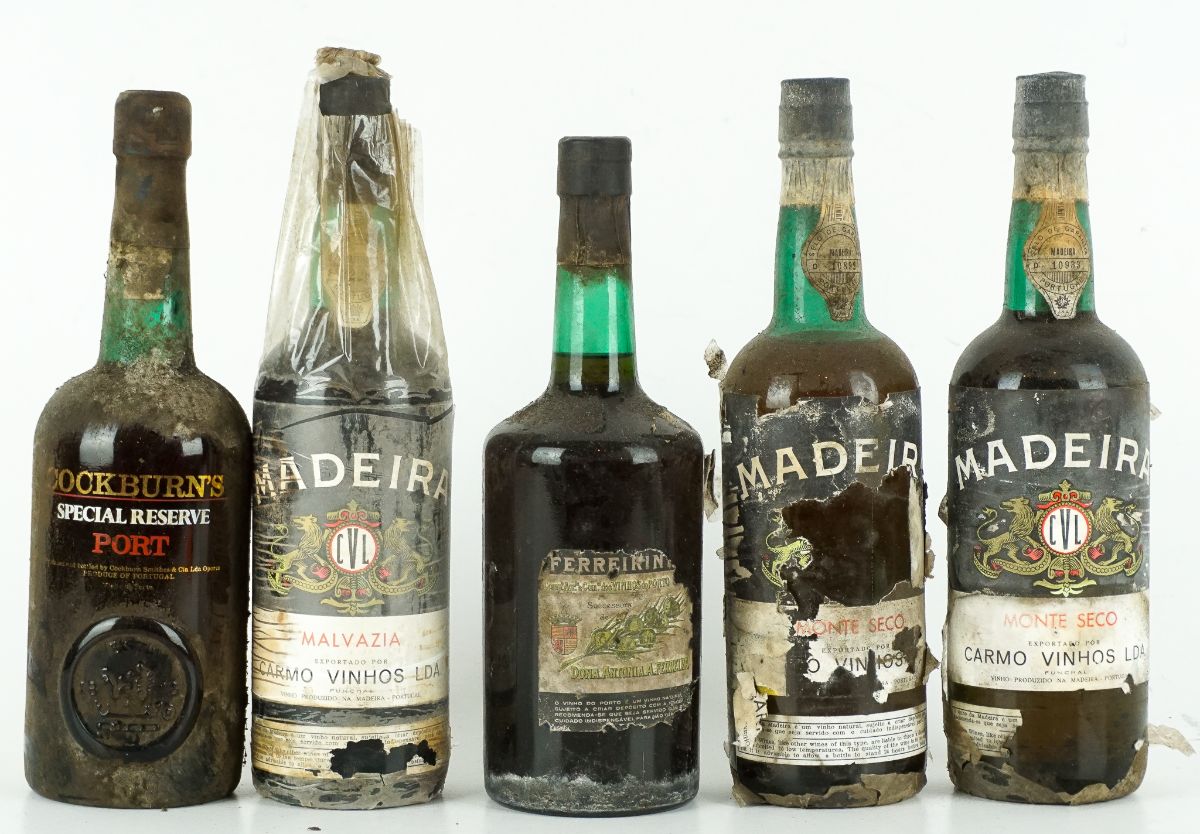 6 Garrafas de Vinho da Madeira